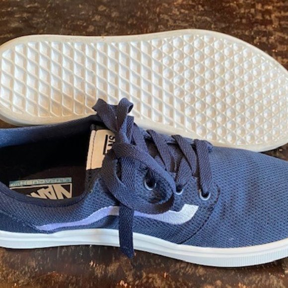 Vans Off The Wall Navy Lace-Up Shoes - Size 9.5.  Excellent condition - Picture 3 of 6